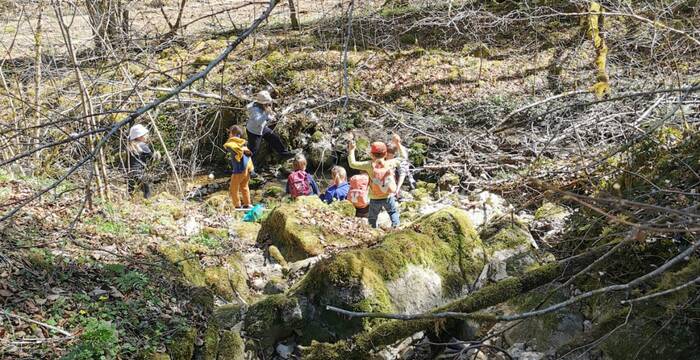 Les pieds dans la rivière