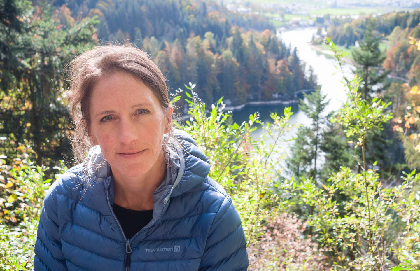 Céline Barrelet au bord du Doubs